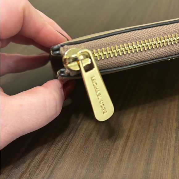 Michael Kors Blush Leather Wallet - Picture 7 of 15